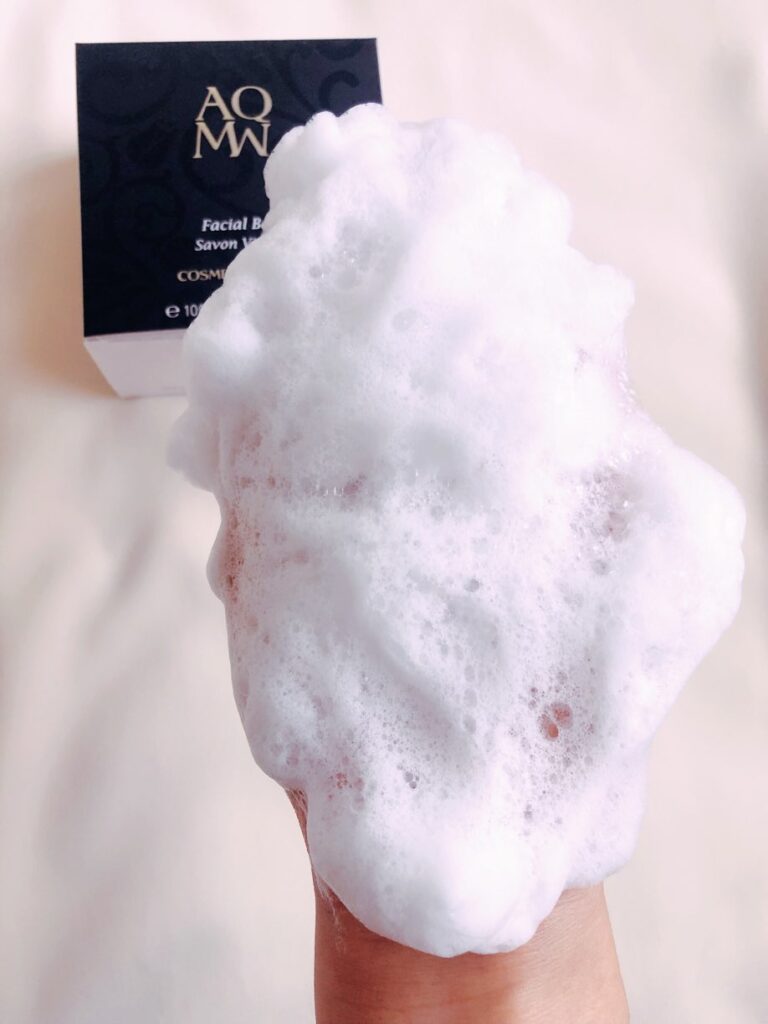 コスメデコルテ AQMW フェイシャルバー 泡立てたところ①