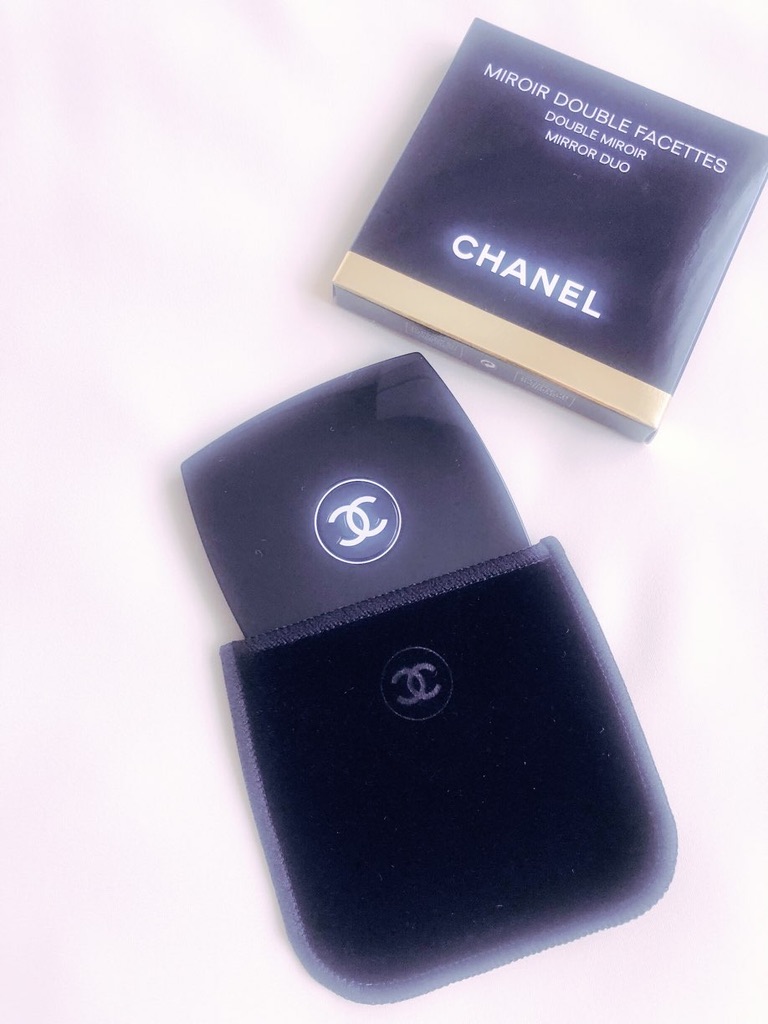 CHANEL ミロワール ドゥーブル ファセット 箱と布の内袋から少し出した本体